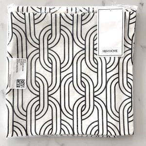 NEW (4) H&M Home Decor Throw Pillow Covers Black and White Chain Link 20x20 NWT